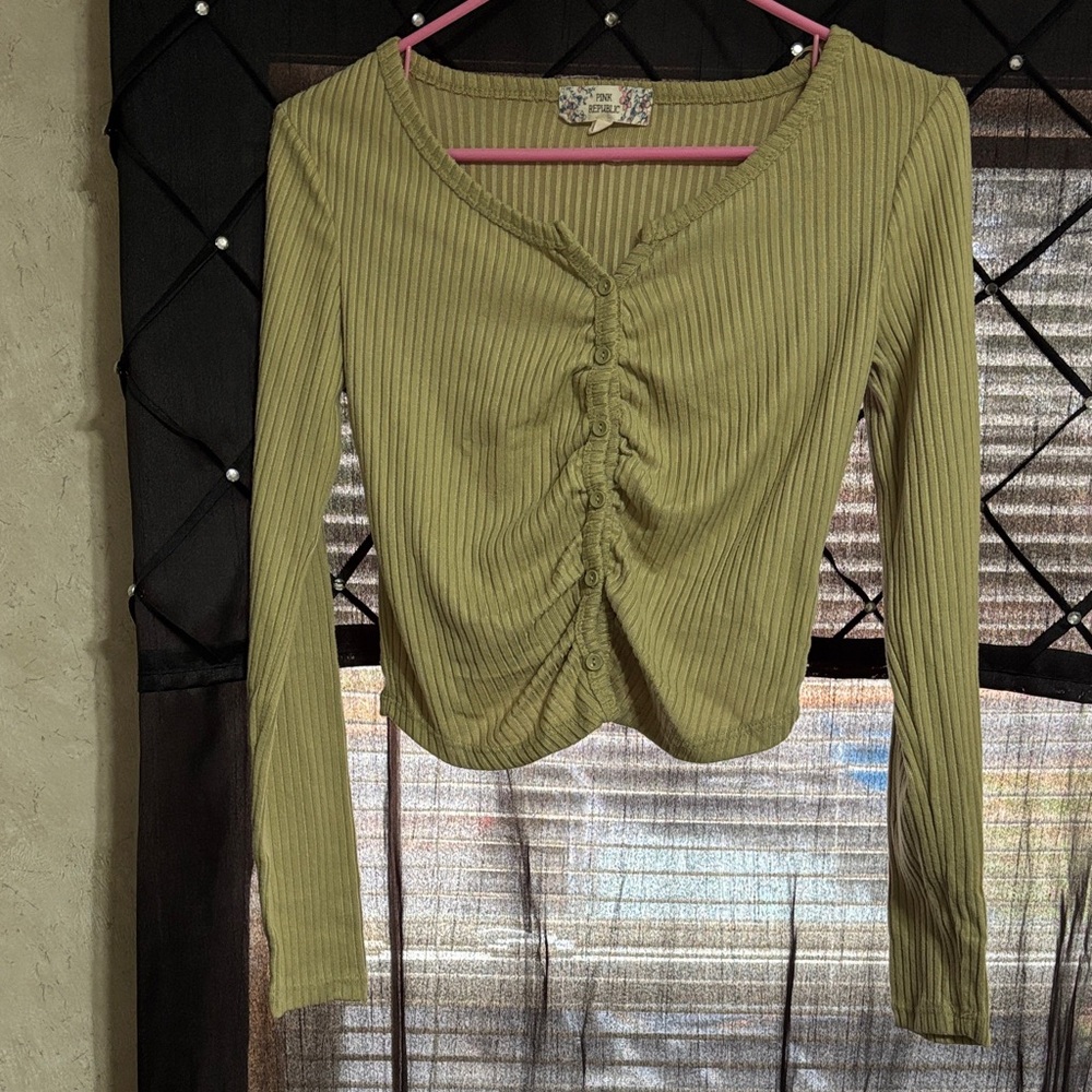 🔆2 for $6 🔆 Pink Republic button up long sleeve shirt